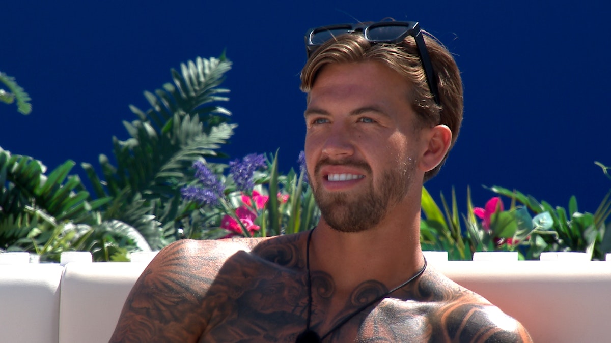 Love Island s Kavan Murphy His Age Job And Famous Brother love-island-s-kavan-murphy-his-age-job-and-famous-brother