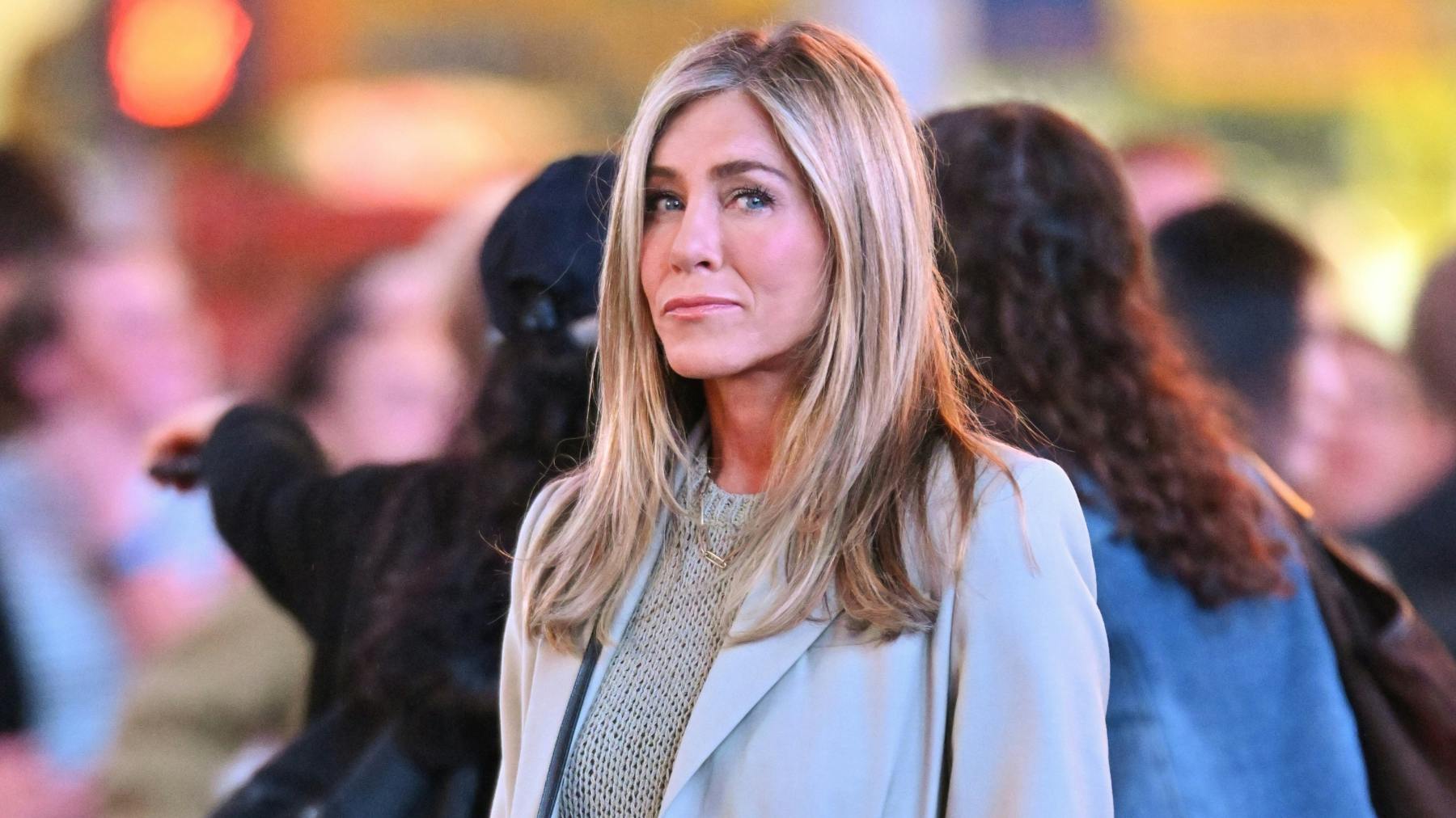Jen’s making Courteney a promise after the split and it’s husband-level serious