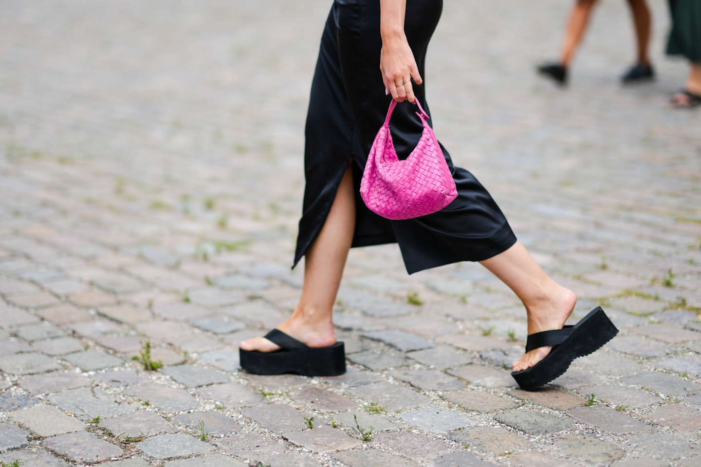 Who Would Have Guessed That The Most-Wanted Celebrity Accessory Would Be Flip  Flops?