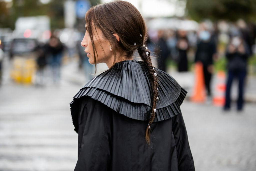 The Best Christmas Hair Accessories To Ensure You're Party-Ready In An Instant - Vimarsana News