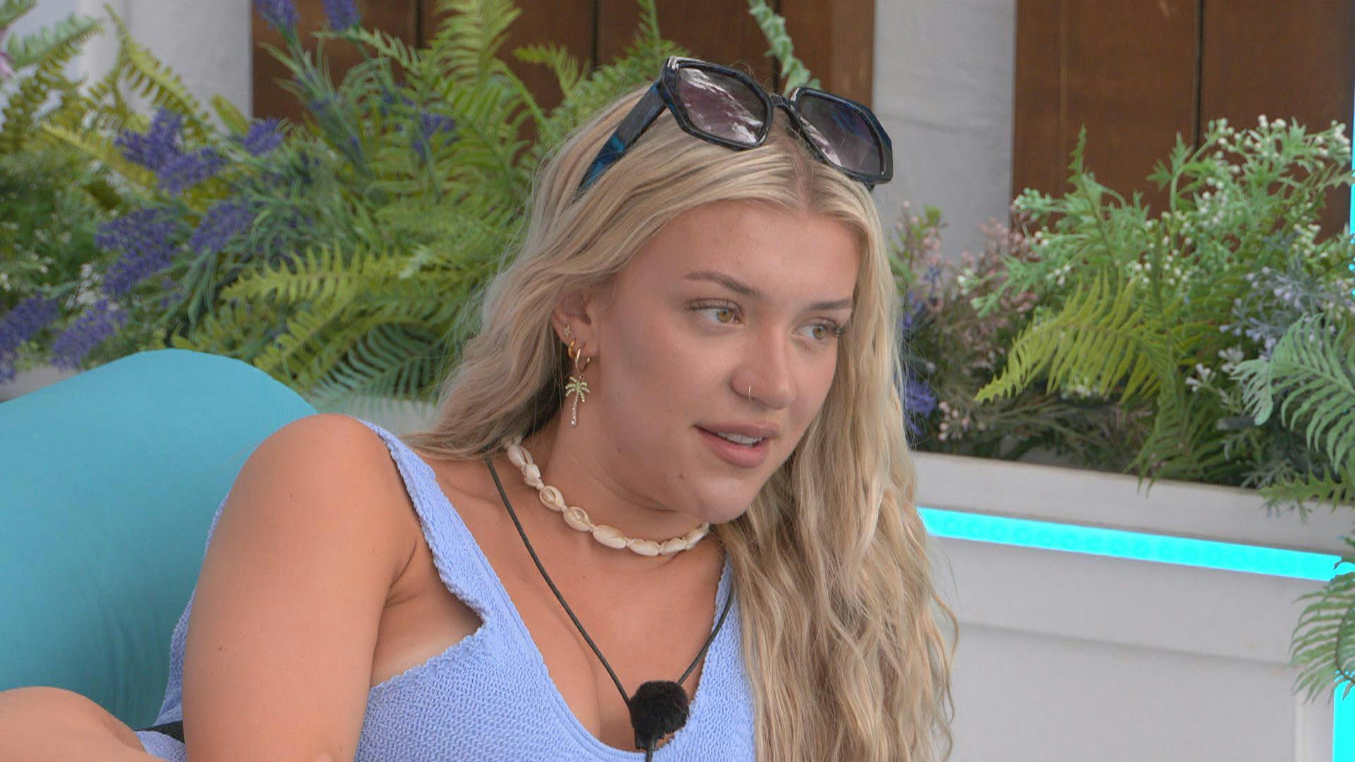 Love Islanders Can't Stop Using This £25 Mermaid Hair Waver, Here's Why - Vimarsana News