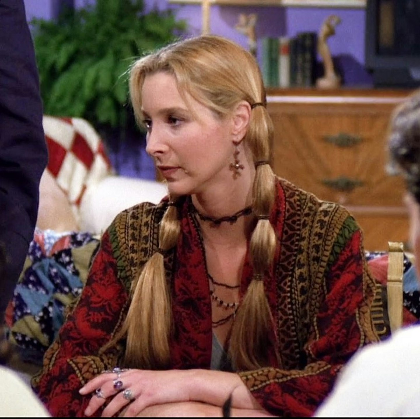 iconic Phoebe buffay hairstyles - bubble braids