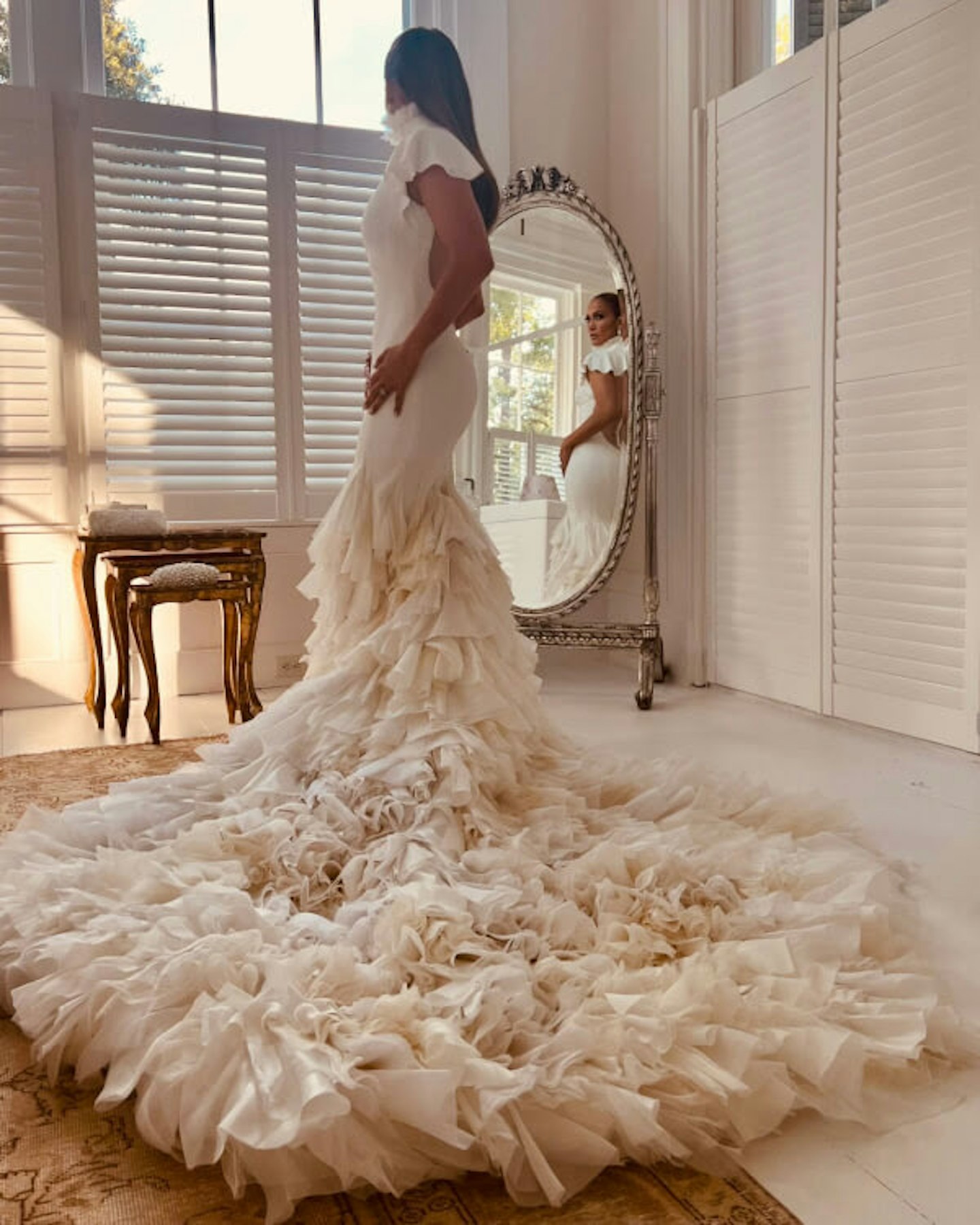 Jennifer Lopez Ralph Lauren wedding dress