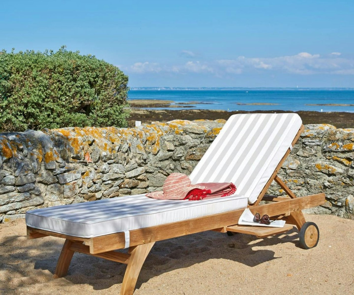 Solid Teak Garden Sun Lounger on Wheels