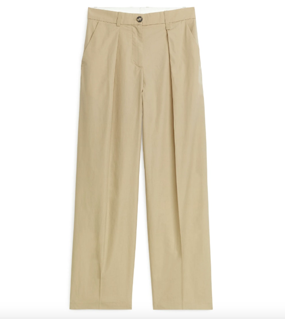 The Best (Non-Boring) Wide-Leg Beige Trousers