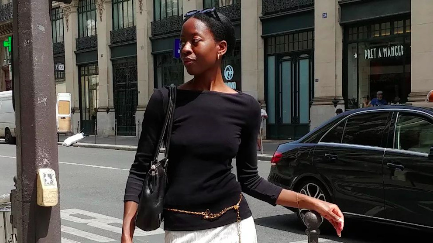 Are knee length top skirts in fashion