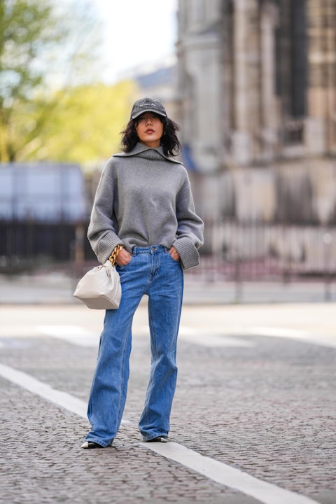 How To Style Baggy Jeans For Autumn