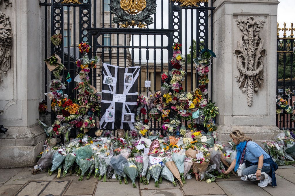 Where You Can Lay Flowers And Pay Your Respects To The Queen Grazia
