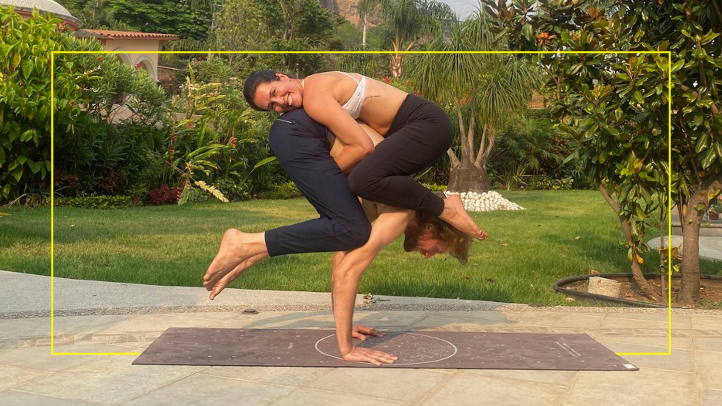 Fun Couples Yoga Poses To Try With Your Partner Right Now fun-couples-yoga-poses-to-try-with-your-partner-right-now