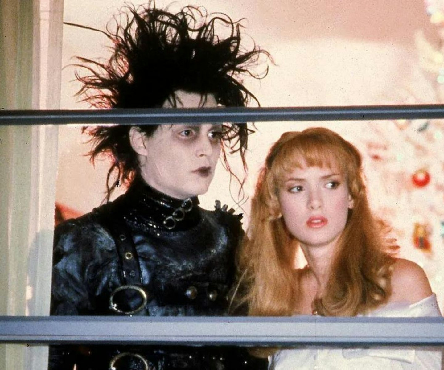 Edward Scissorhands and Kim Boggs, Edward Scissorhands