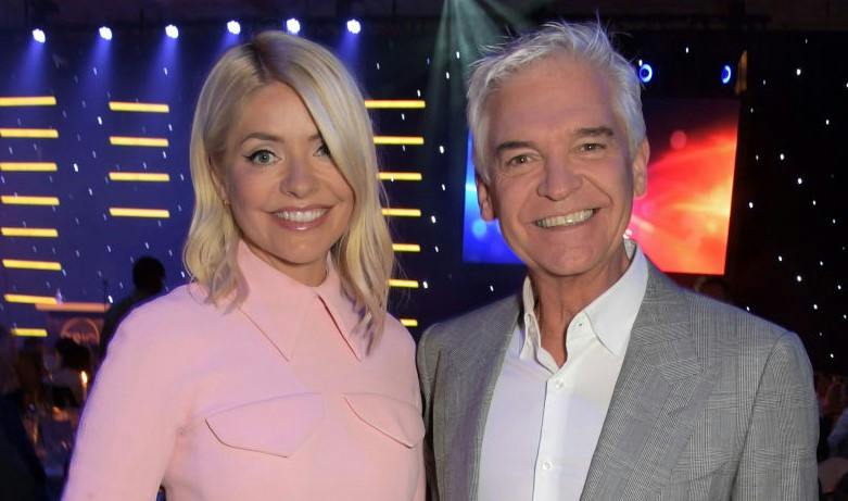 Holly Willoughby and Phillip Schofield Address ‘Queue Jumping ...
