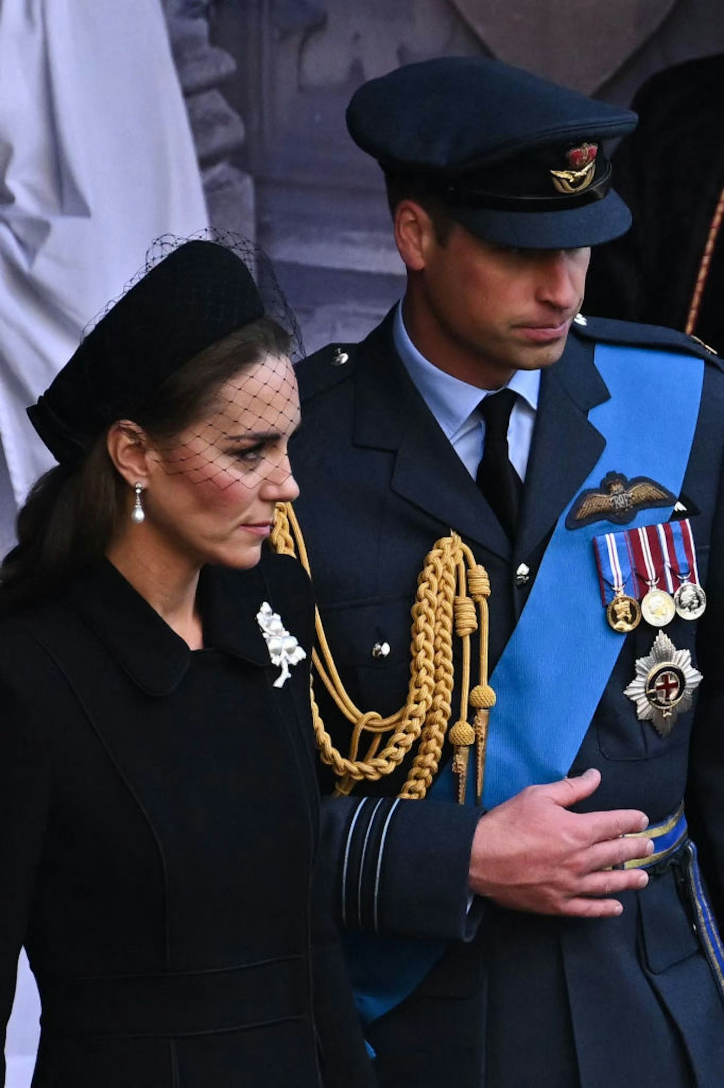 Kate Middleton pearl brooch and earrings