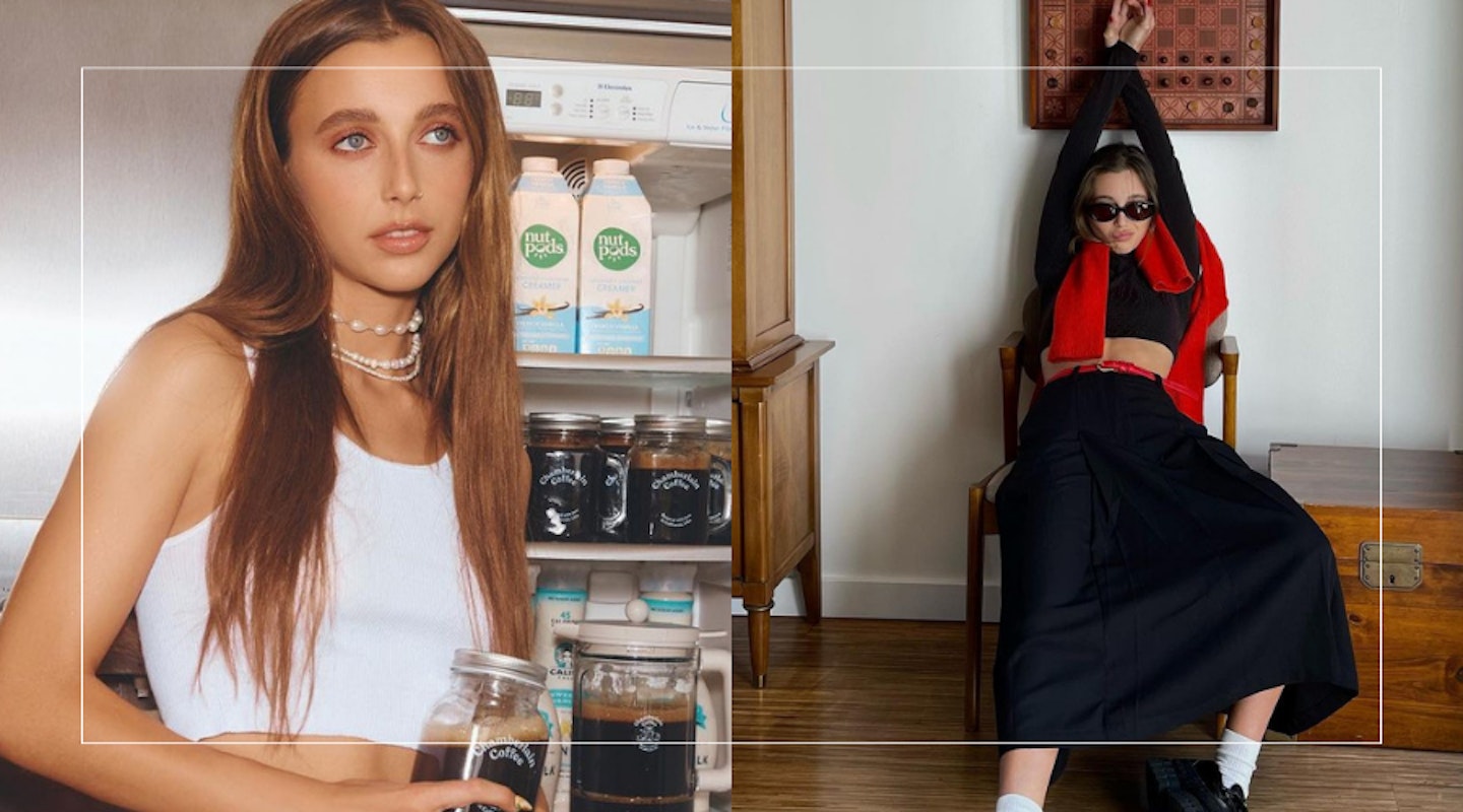 EmmaChamberlain loves Paris! Here, the style star arrives at