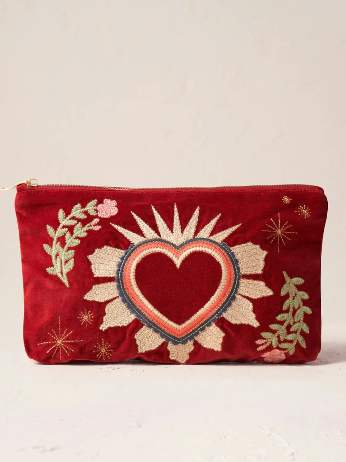 Elizabeth Scarlett, Enchanted Heart Everyday Pouch