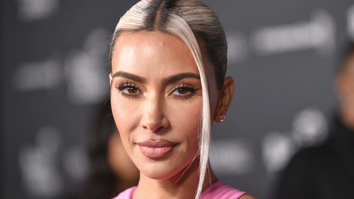 Kim kardashian armani shop foundation