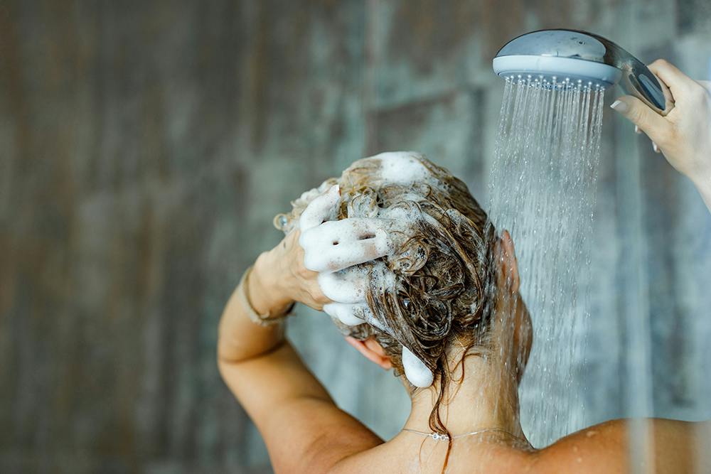 I Ditched Traditional Shampoo For A Month And My Hair's Never Looked Better - Vimarsana News