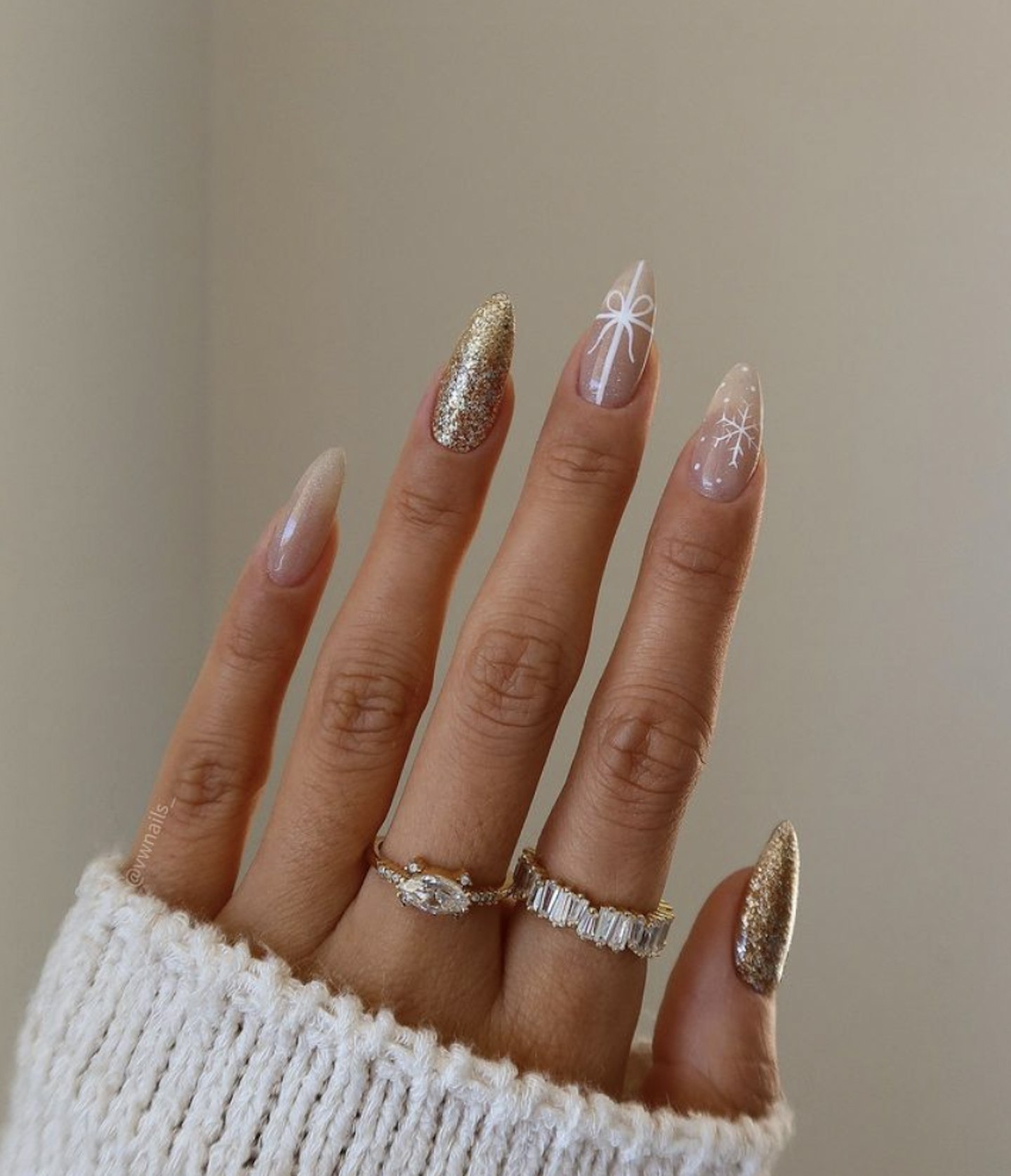The Best Christmas Nail Designs for 2023
