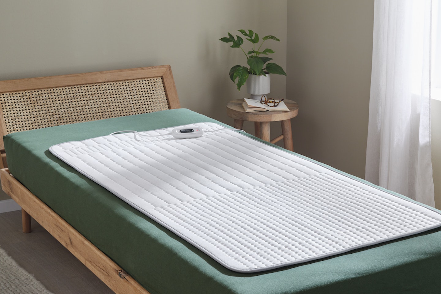 The Best Heated Throws That Could Save You Hundreds Now It's Freezing