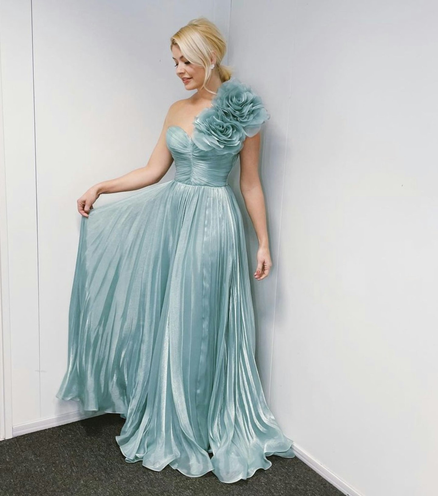 Holly Willoughby's Dancing On Ice Dress- Week Two 2023