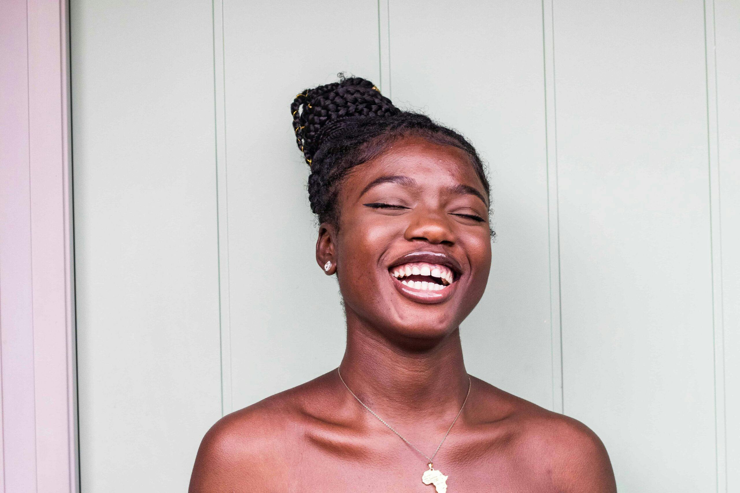 Your Complete Guide To Cosmetic Dentistry: From Composite Bonding To Veneers - Vimarsana News