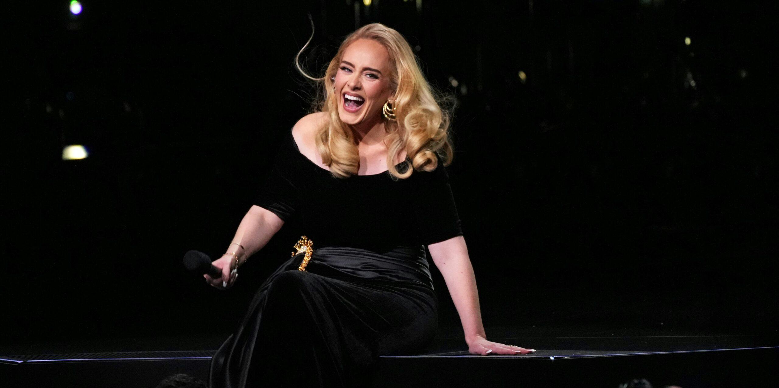 Đây có thể là lý do Adele mặc đồ đen biểu diễn ở Vegas