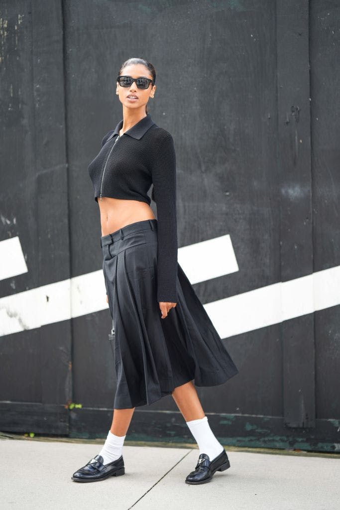 Pleated skirt street outlet style