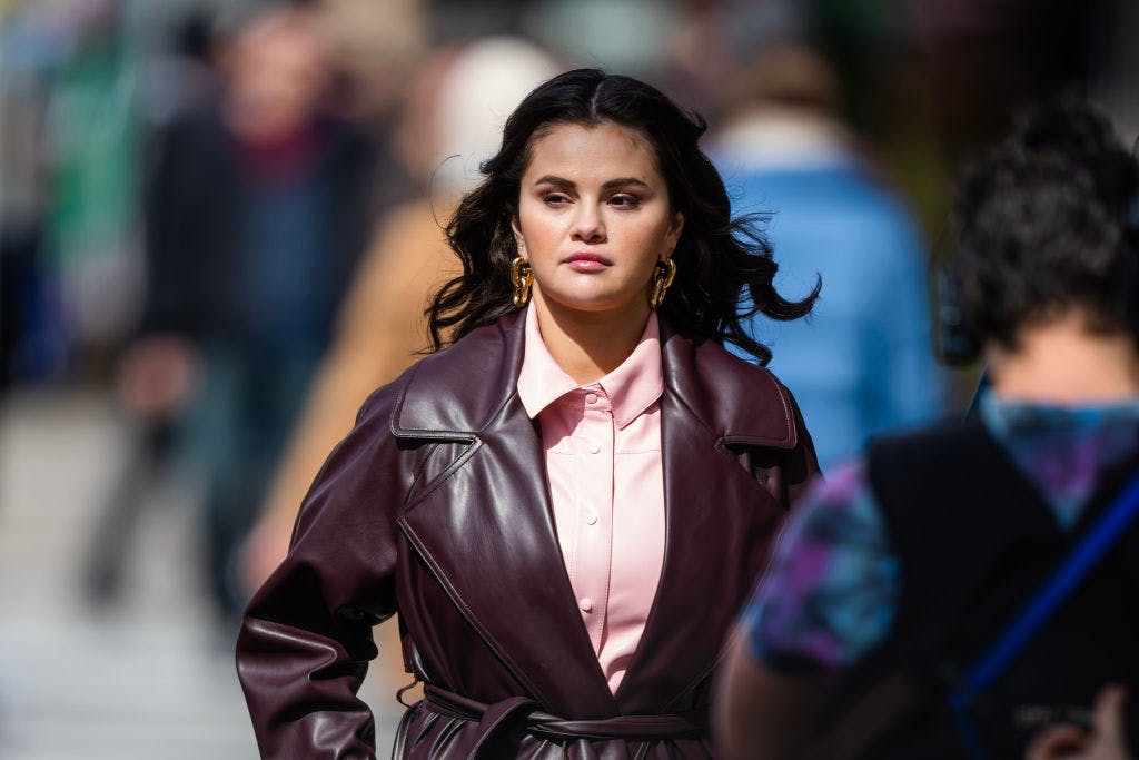 selena-gomez-s-outfits-in-only-murders-in-the-building