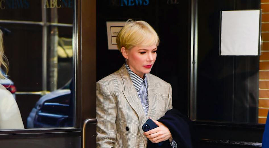 Michelle Williams Makes A Case For Fashion's New Favourite Flats - Vimarsana News