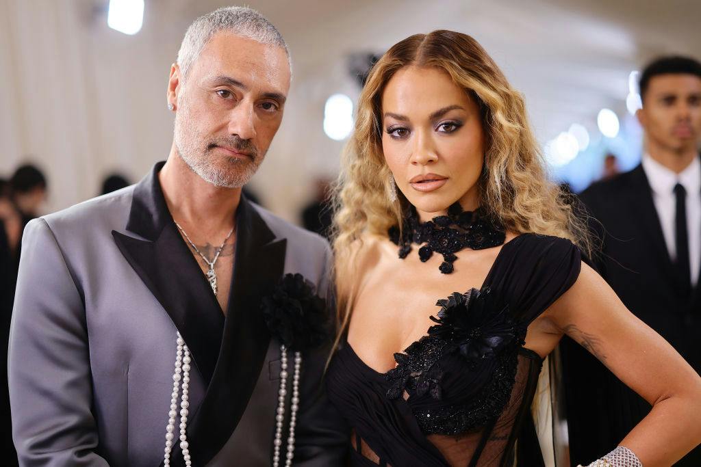 Rita Ora's Met Gala Nails Are Trending On Twitter - Vimarsana News