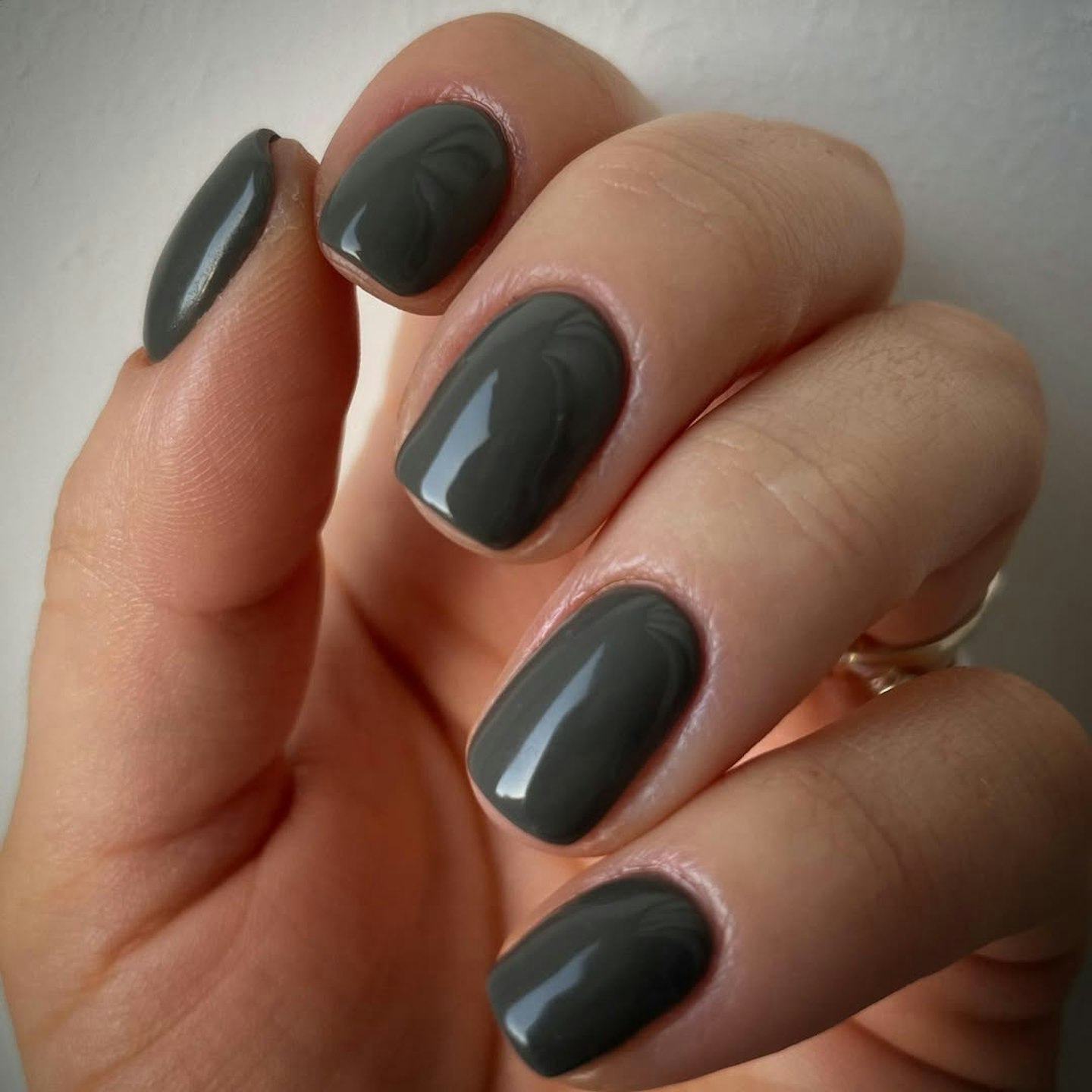 grey nails