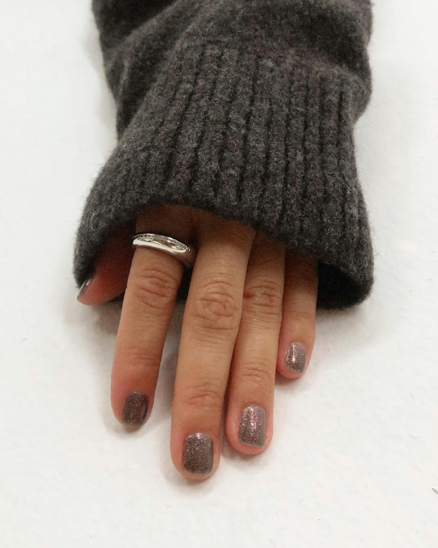 grey nails