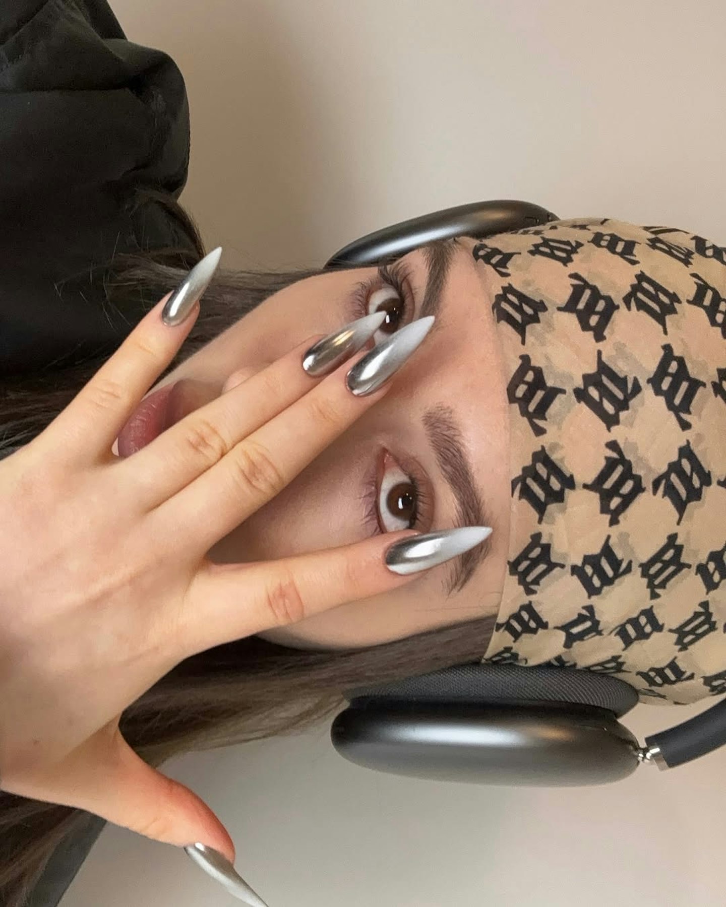 grey nails