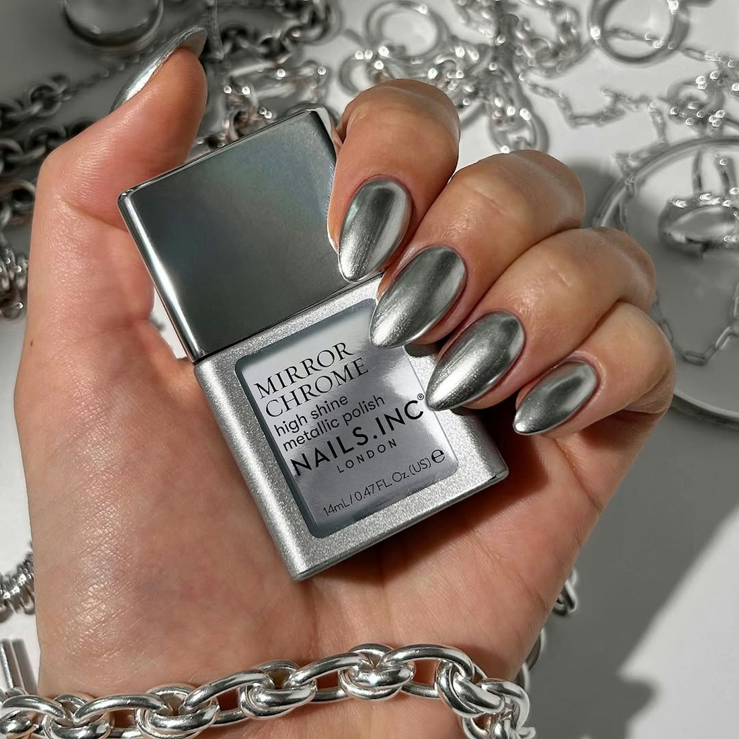 grey nails