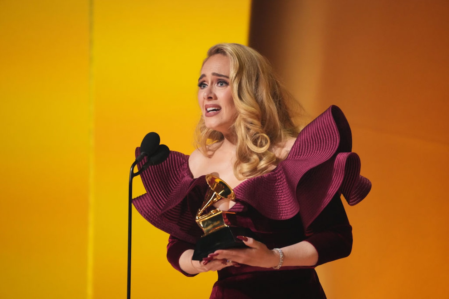 Adele tells audience she has jock itch from Las Vegas show