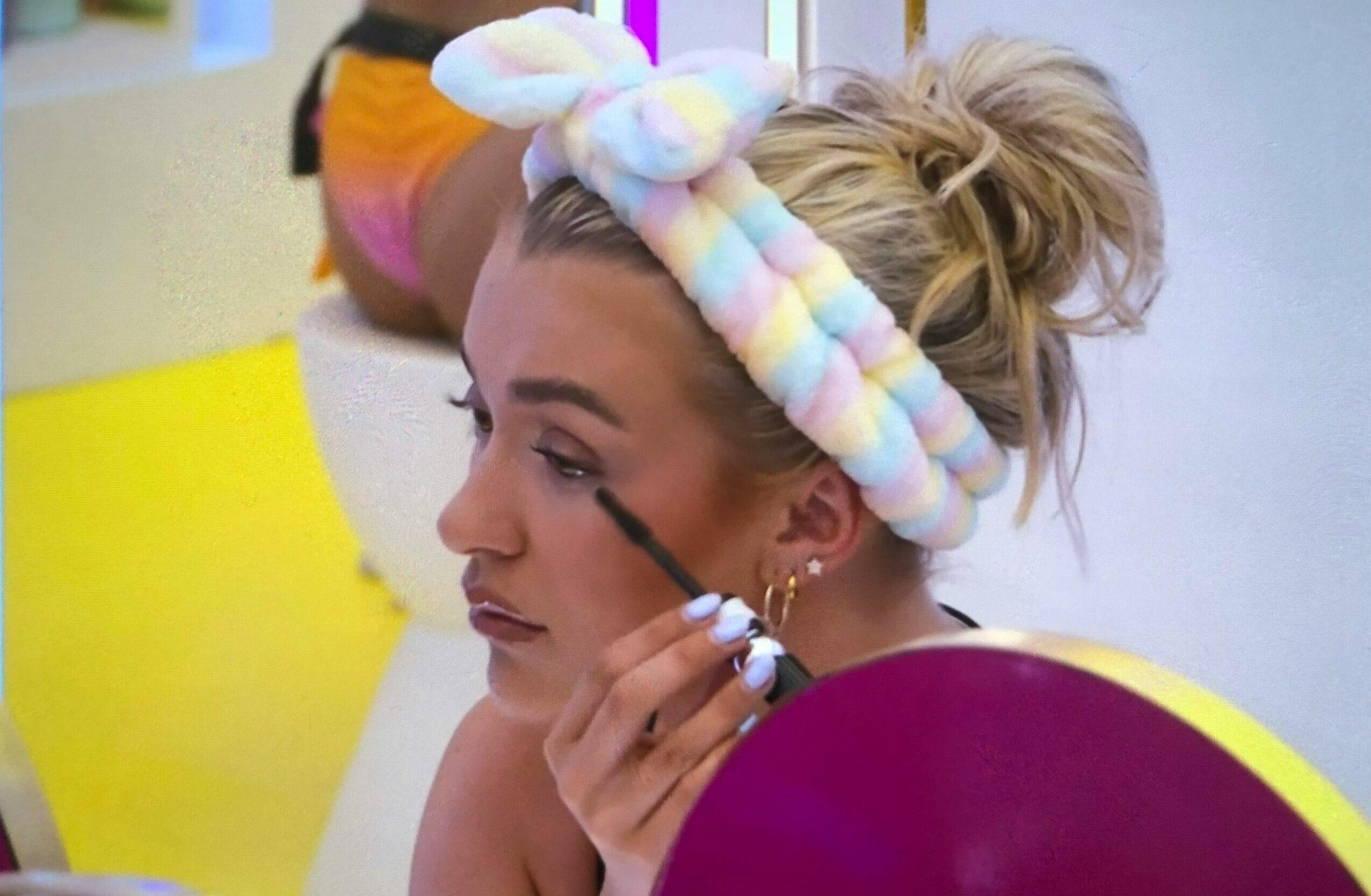 You Can Cover The Label Up Love Island But We'd Spot This Cult Mascara A Mile Off - Vimarsana News