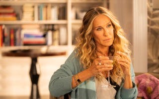 Carrie Bradshaw Never Wears Nail Polish And Sarah Jessica Parker Just Revealed Why - Vimarsana News