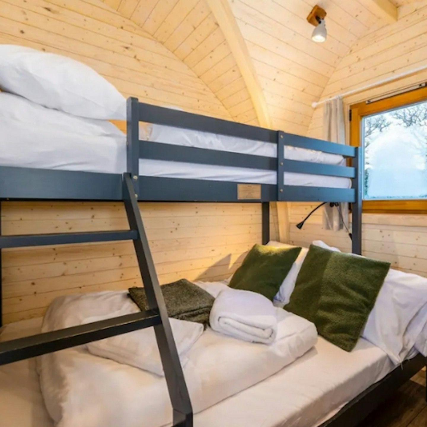 Esk - A Beautiful Timber Cabin