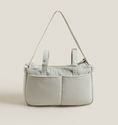 Este elegante bolso de maternidad de Zara está aprobado por TikTok (y cuesta menos de 60€)