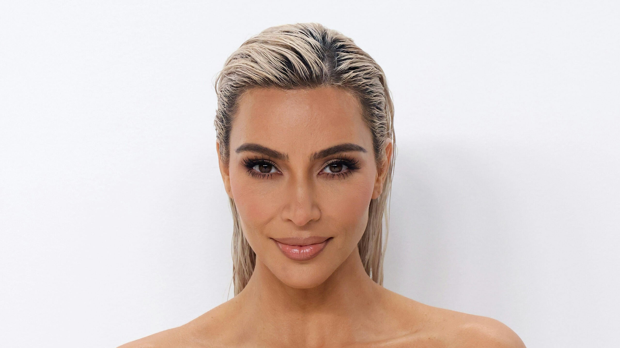 Traptox: The New Botox Trend That Claims To Improve Posture And ...