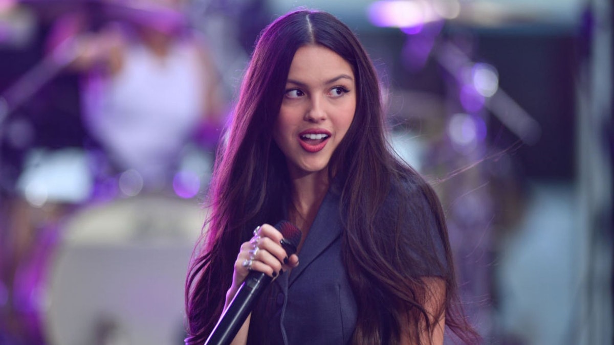 How To Get Tickets To Olivia Rodrigo s 2024 Guts Tour how-to-get-tickets-to-olivia-rodrigo-s-2024-guts-tour