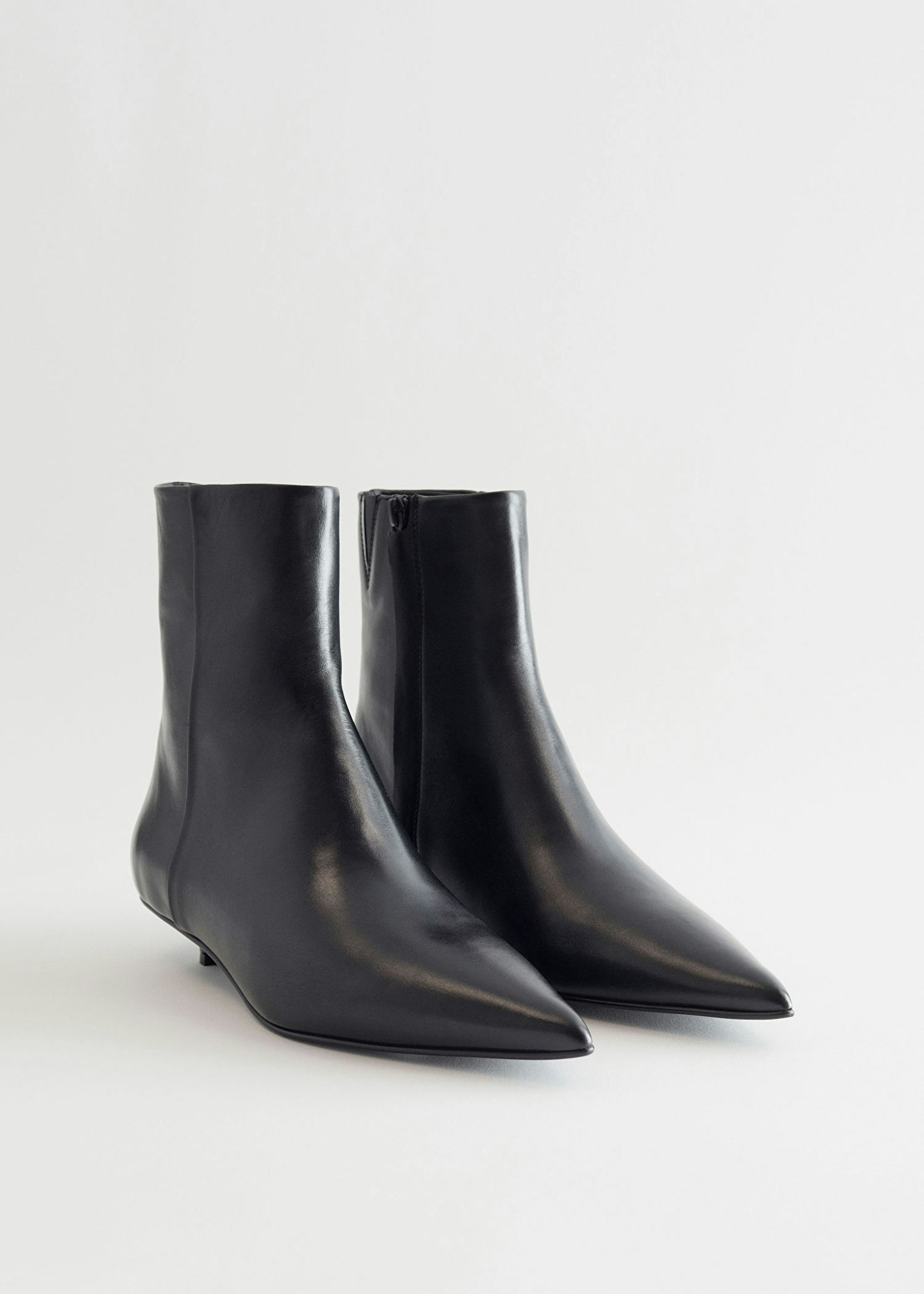 Soft Flat Pointy Boots