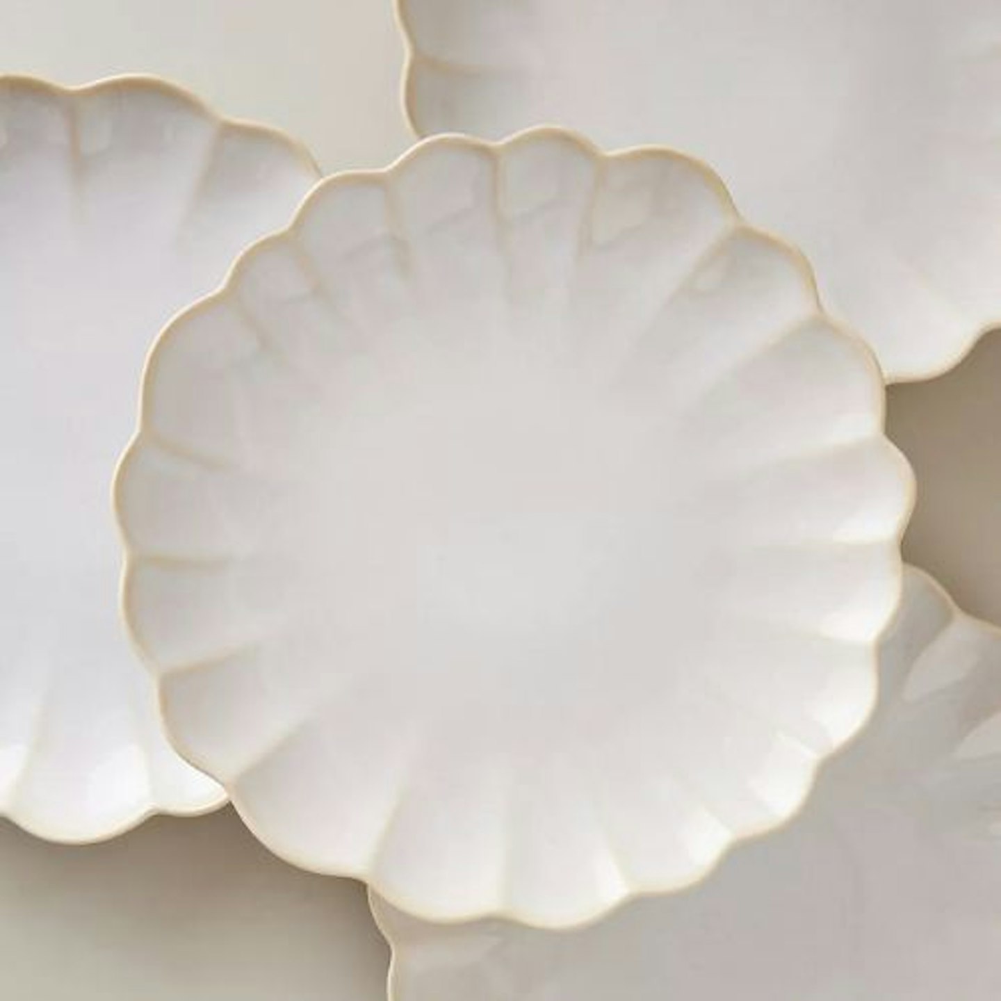 Beatriz Scalloped Dinner Plates, Set of 4