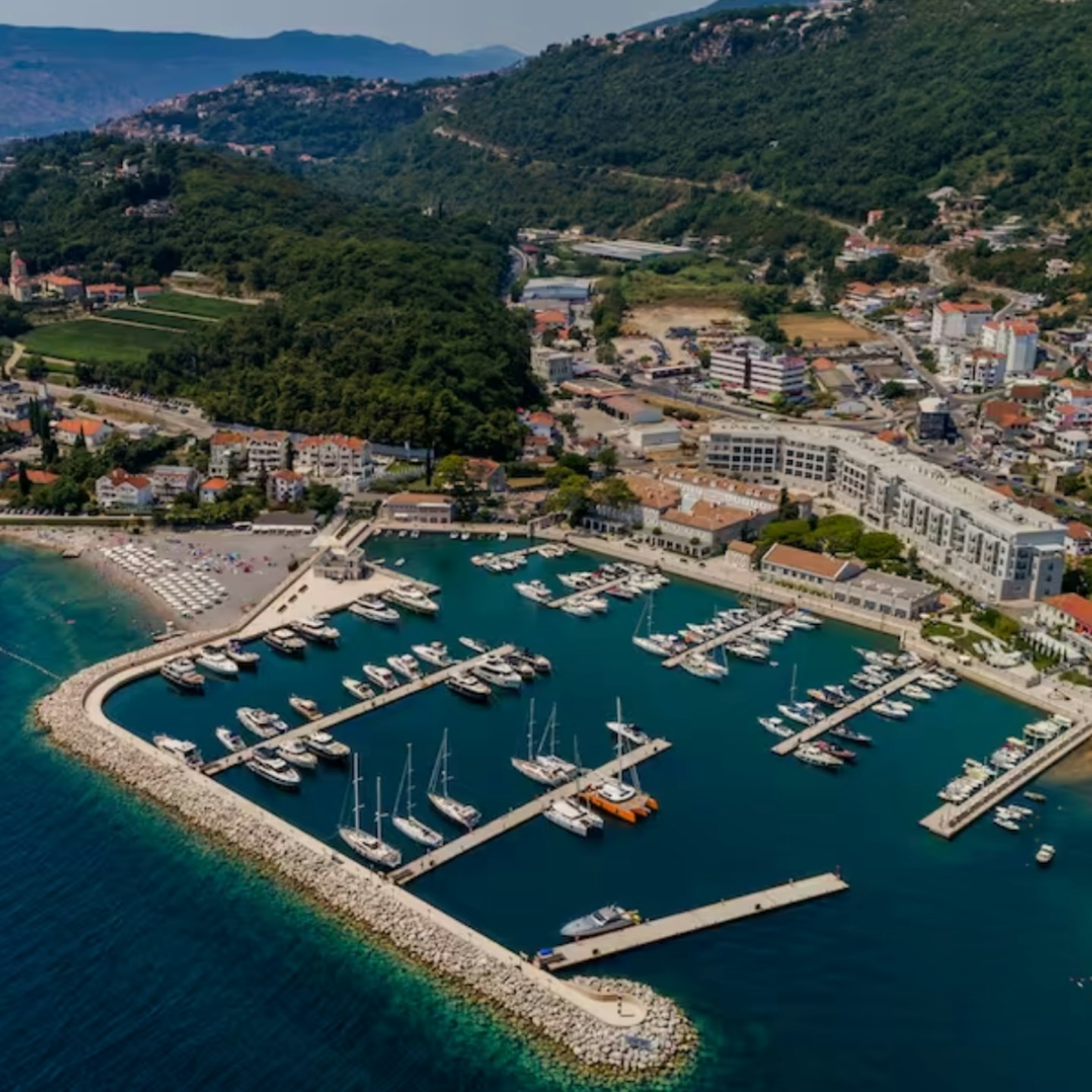 Lazure Hotel and Marina Montenegro 