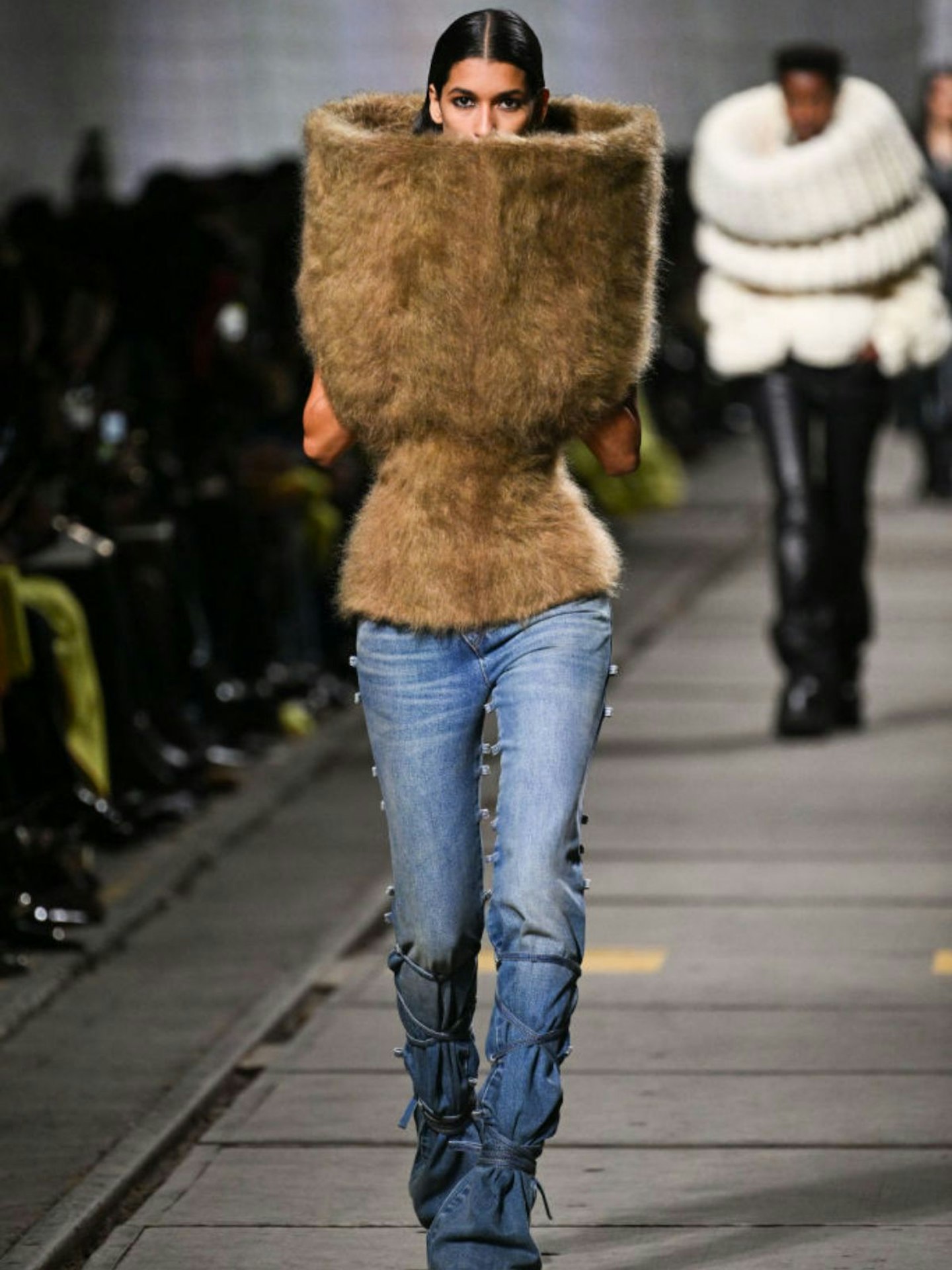 Alexander McQueen A/W 2024 catwalk at Paris Fashion Week, featuring low-rise jeans