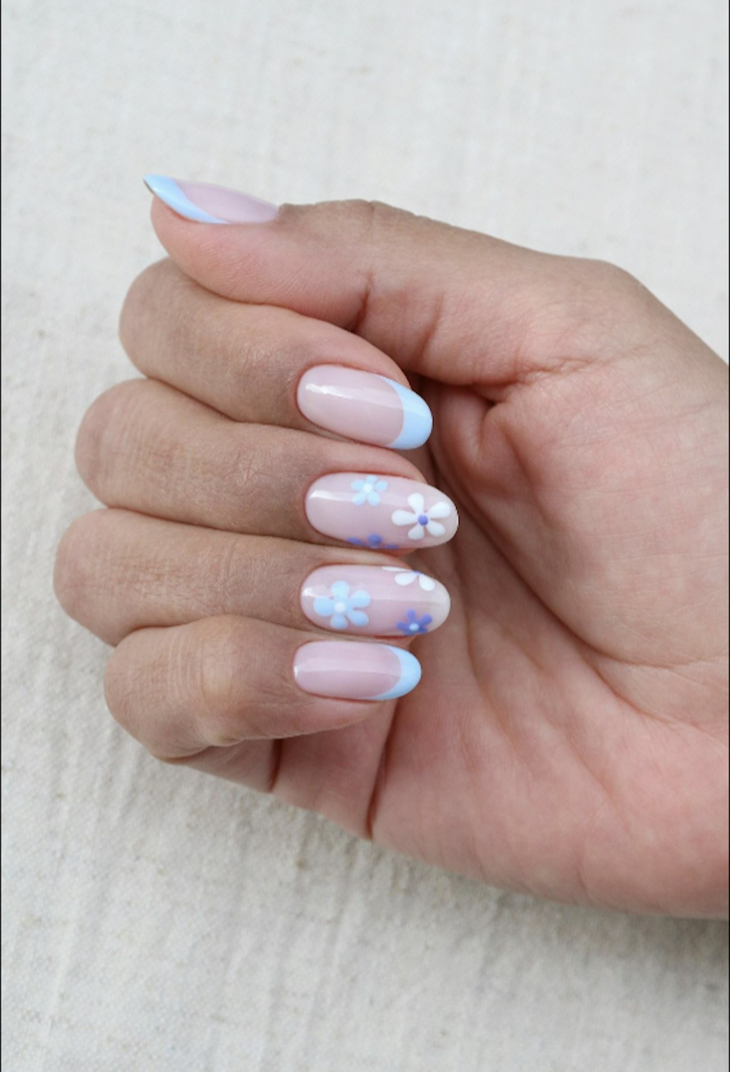 baby blue nails