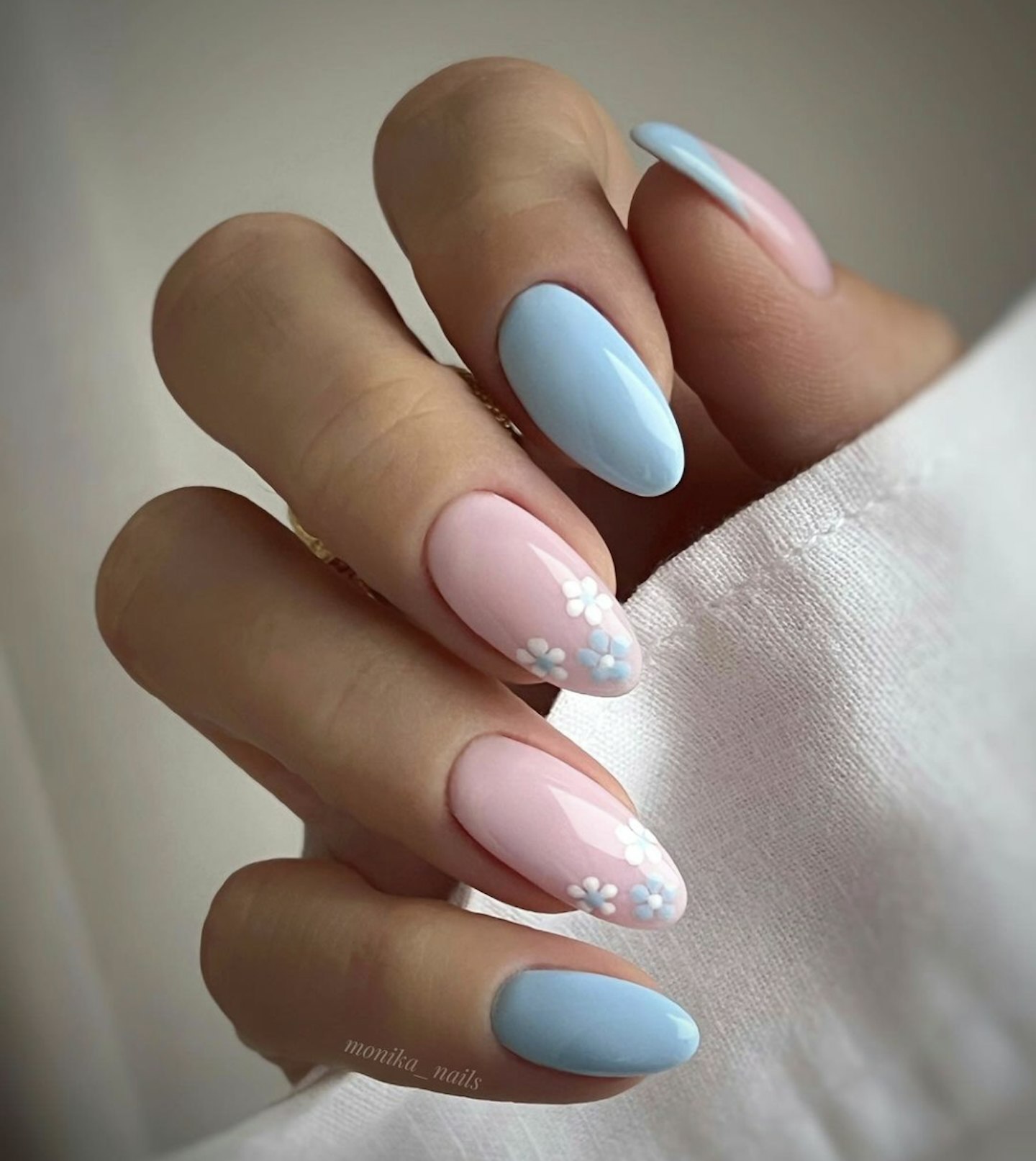 baby blue nails