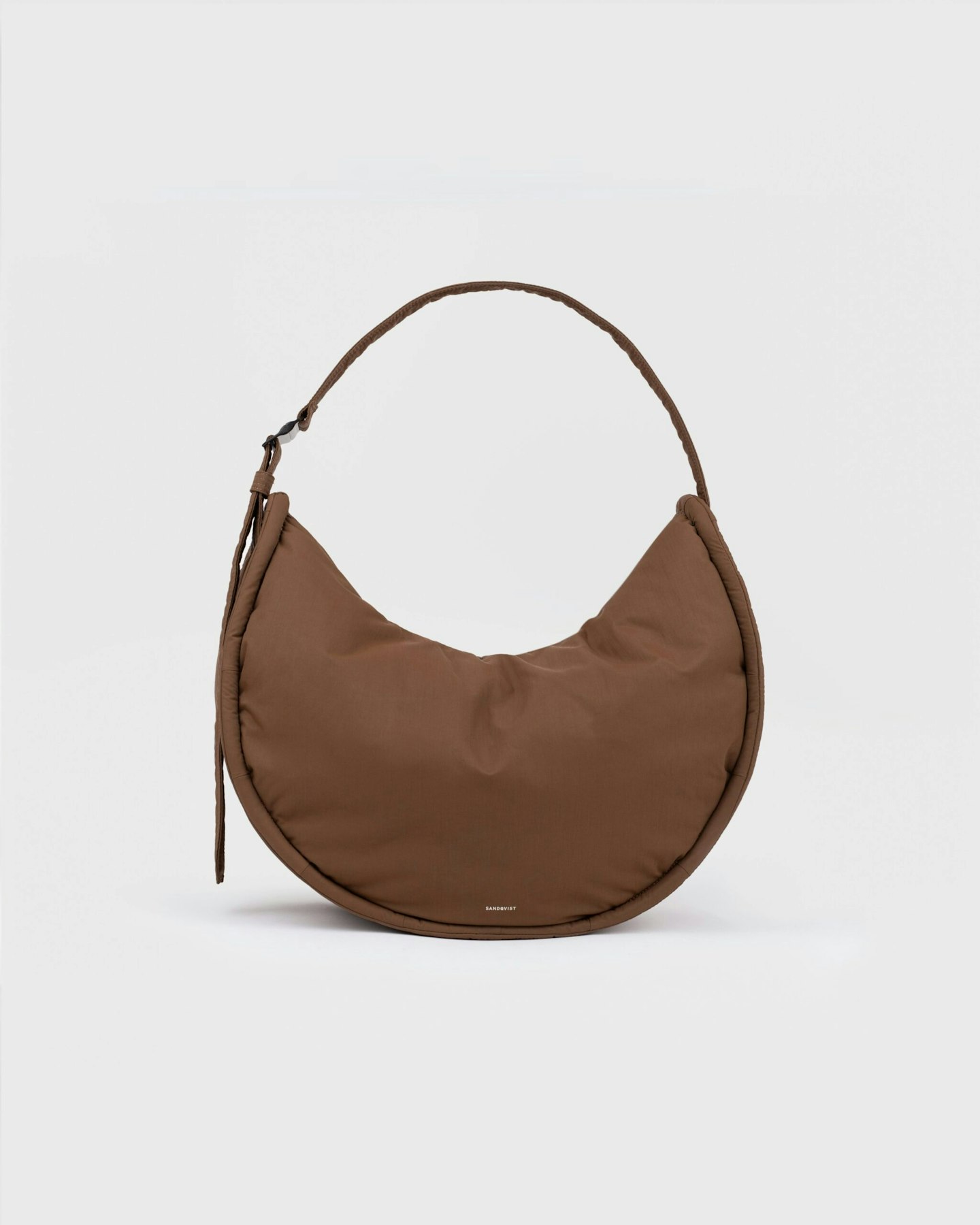 sandqvist CURVE Half Moon Bag