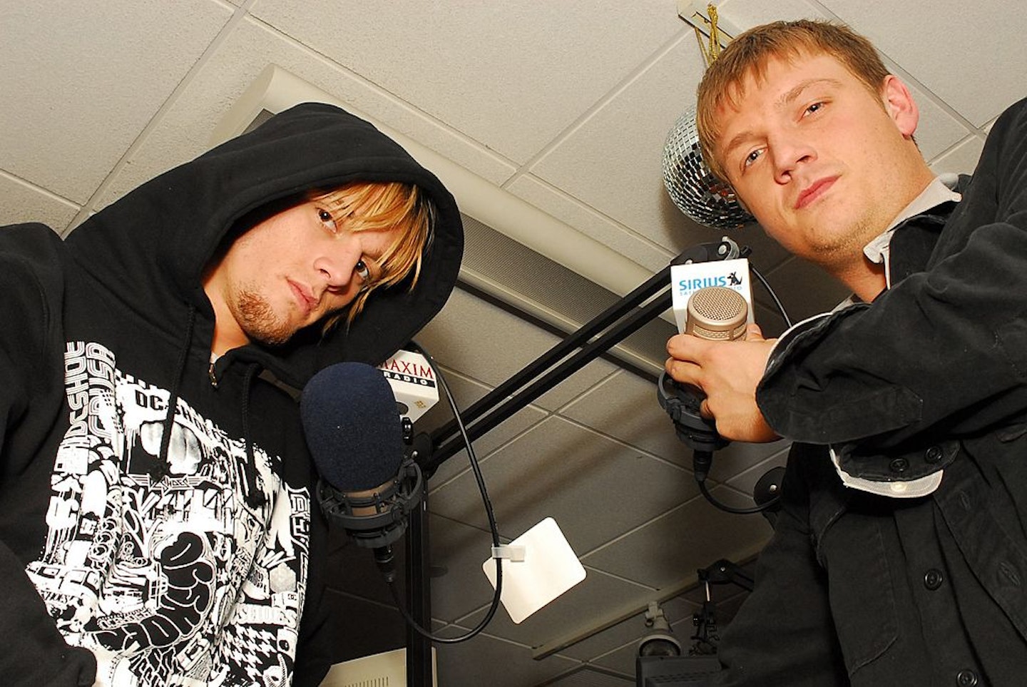 Nick and Aaron Carter in 2006