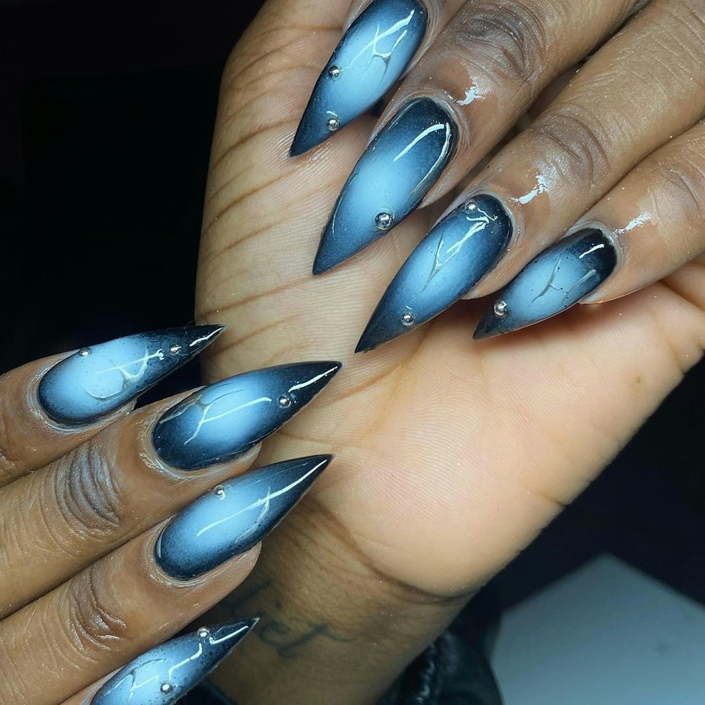 nails