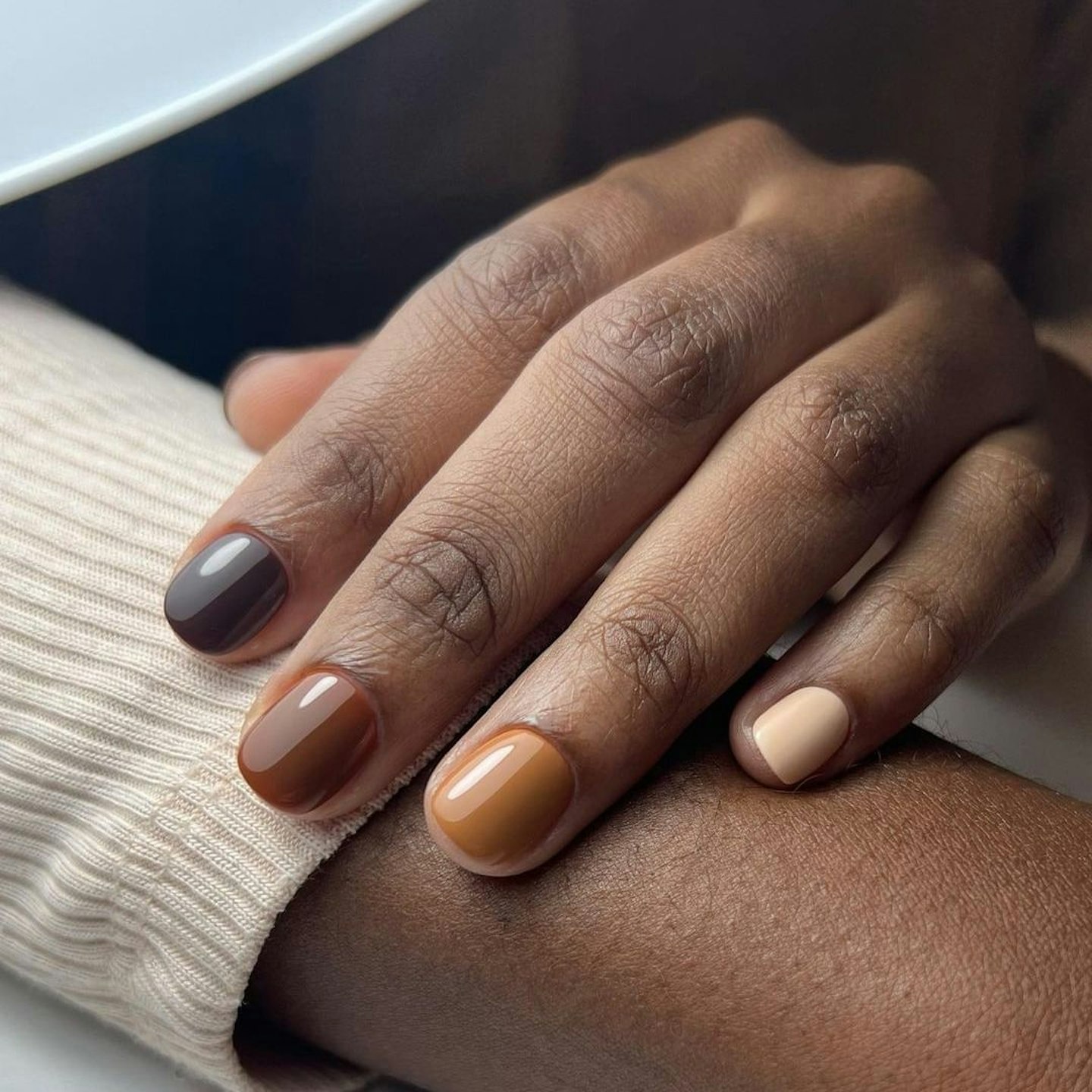 nails